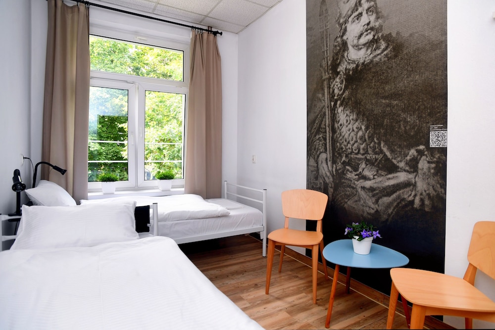 WARSAW HOSTEL CENTRUM 13/73