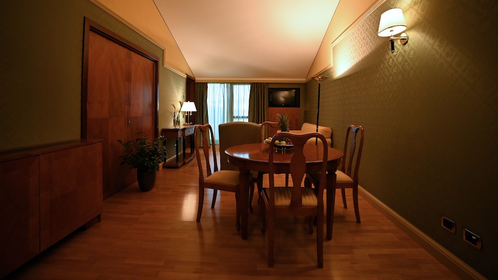 Best Western Grand Htl Guinigi 48/62