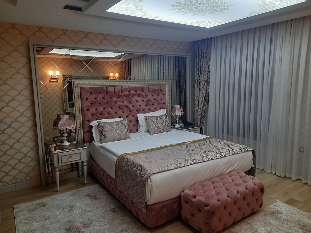 Elysium Green Suites 12/60