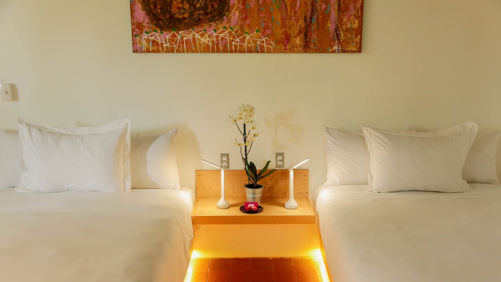 Agrado Guest House 38/56