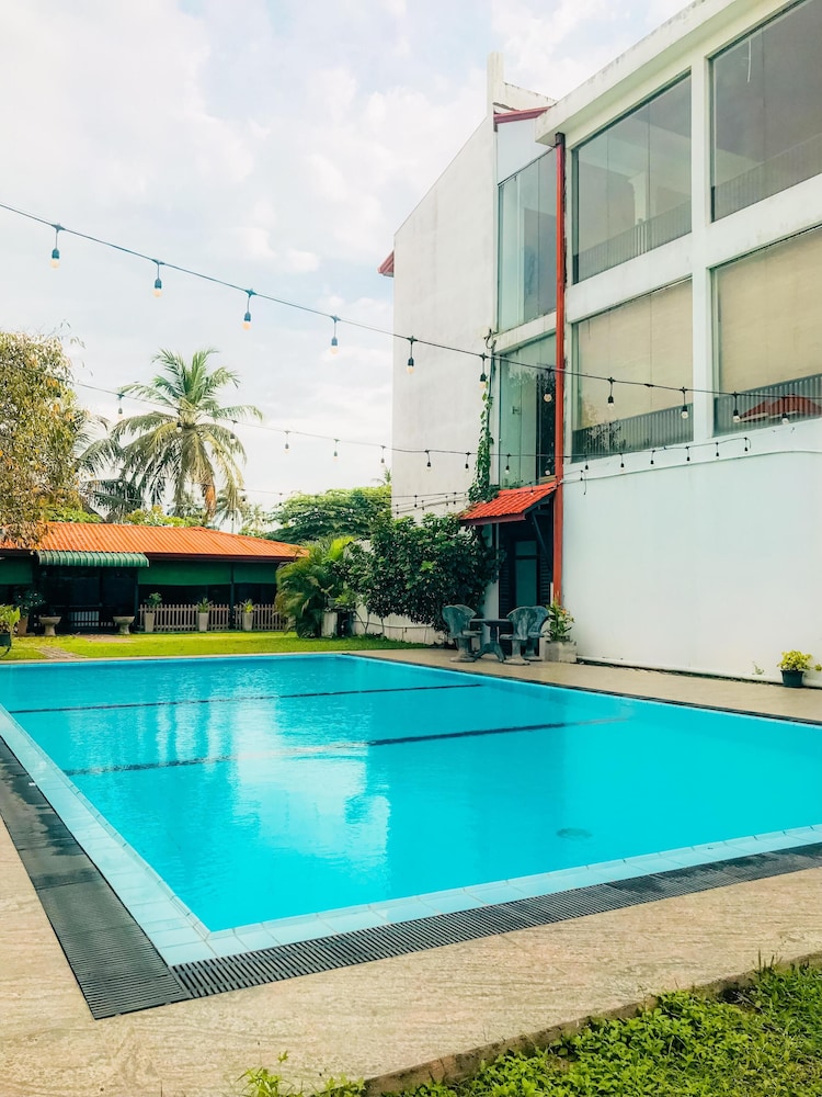 Blue Spring Hotel 35/38