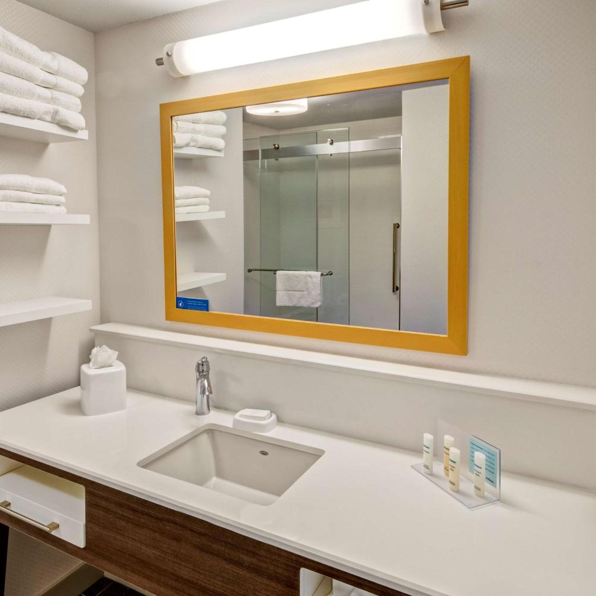 ROOM, 2 QUEEN BEDS, ACCESSIBLE