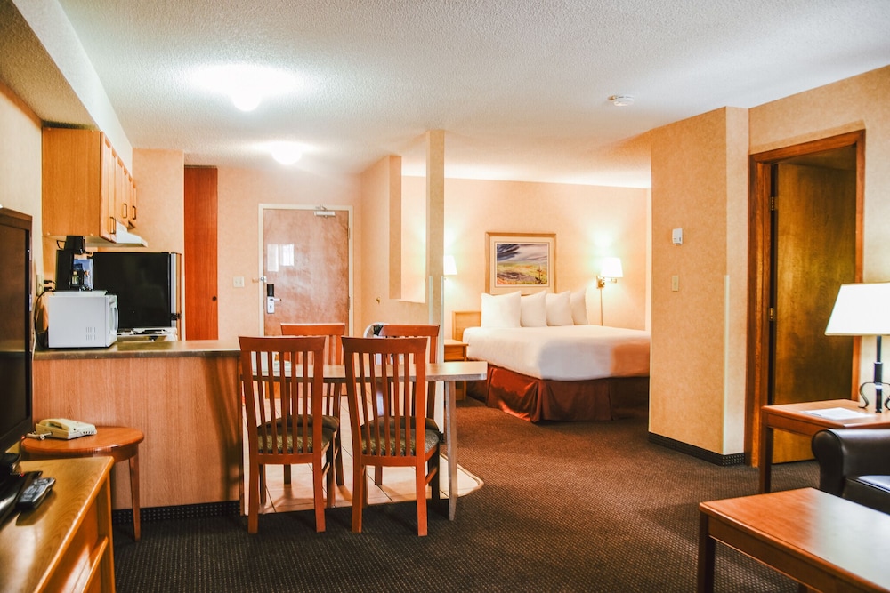 Stony Plain Inn & Suites 35/44