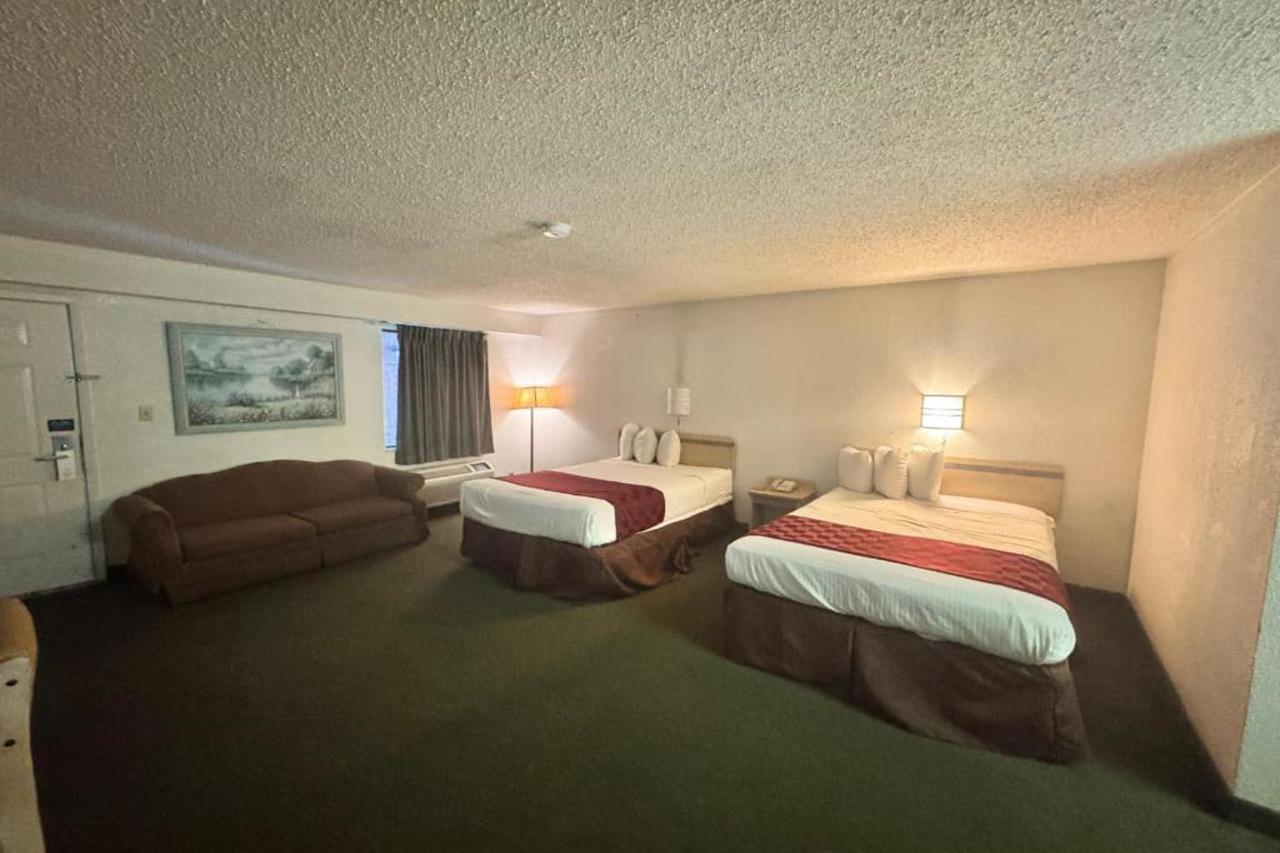 Delta Inn West Helena US 49 AR 15/30