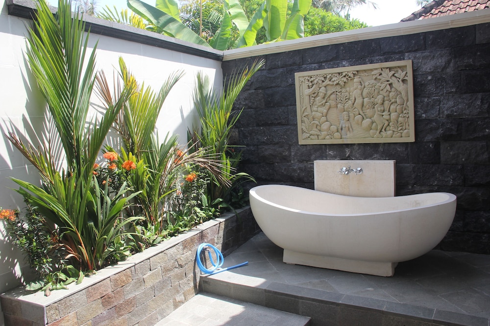 Balisanti Bungalows 50/50