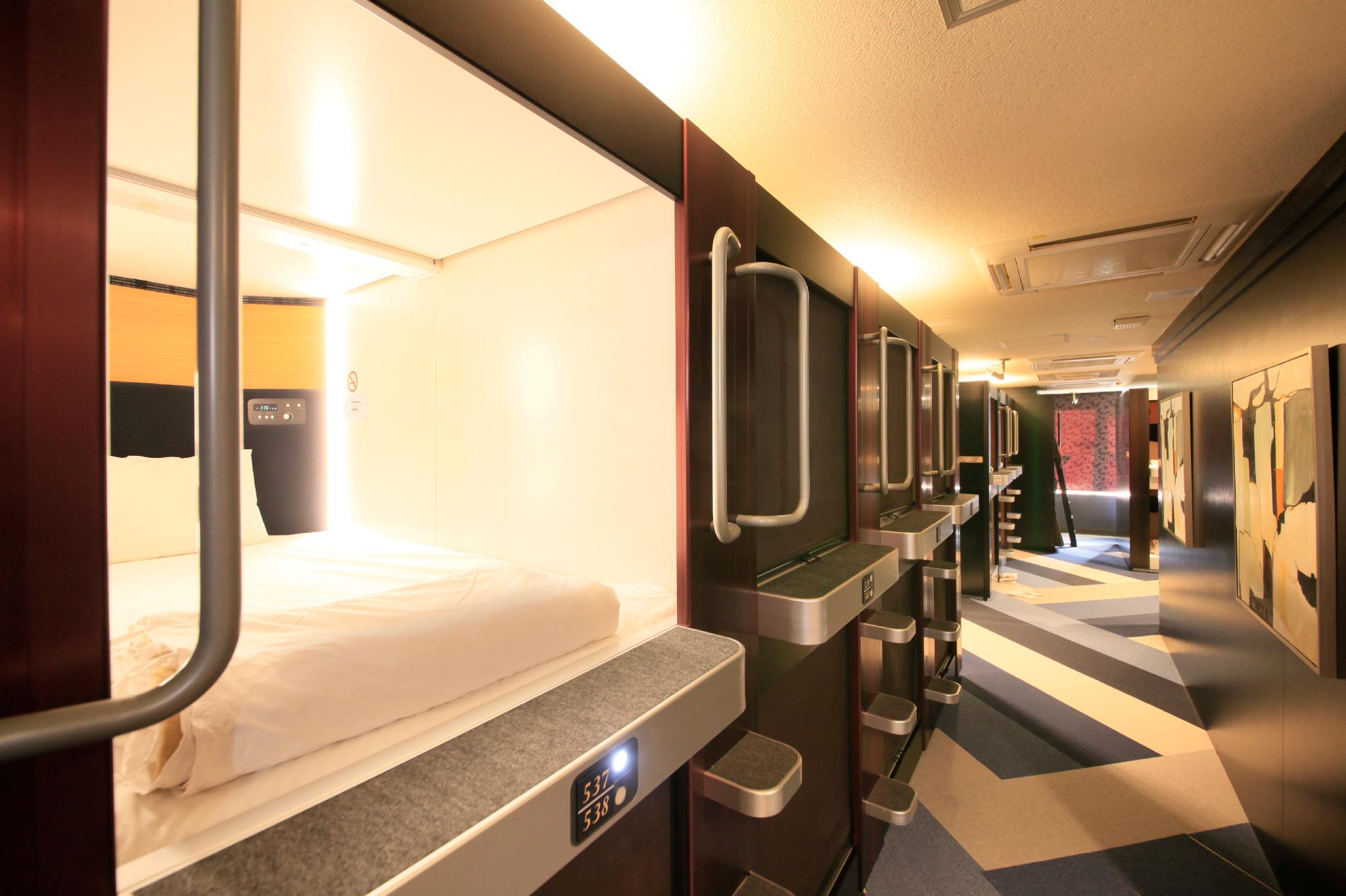 Male Dorm, Cabin, High Floor