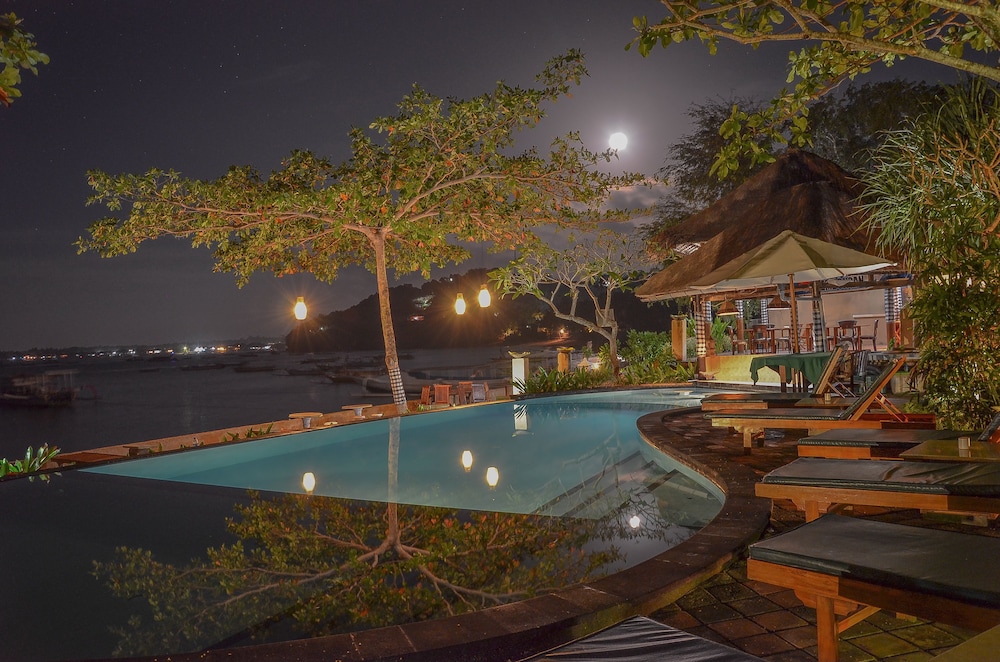Tamarind Beach Bungalows 56/63