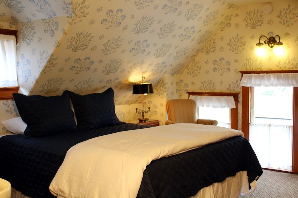 Pacific Grove Inn 16/79