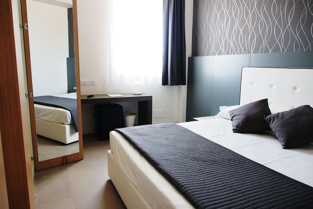 STANDARD, DOUBLE OR TWIN BED