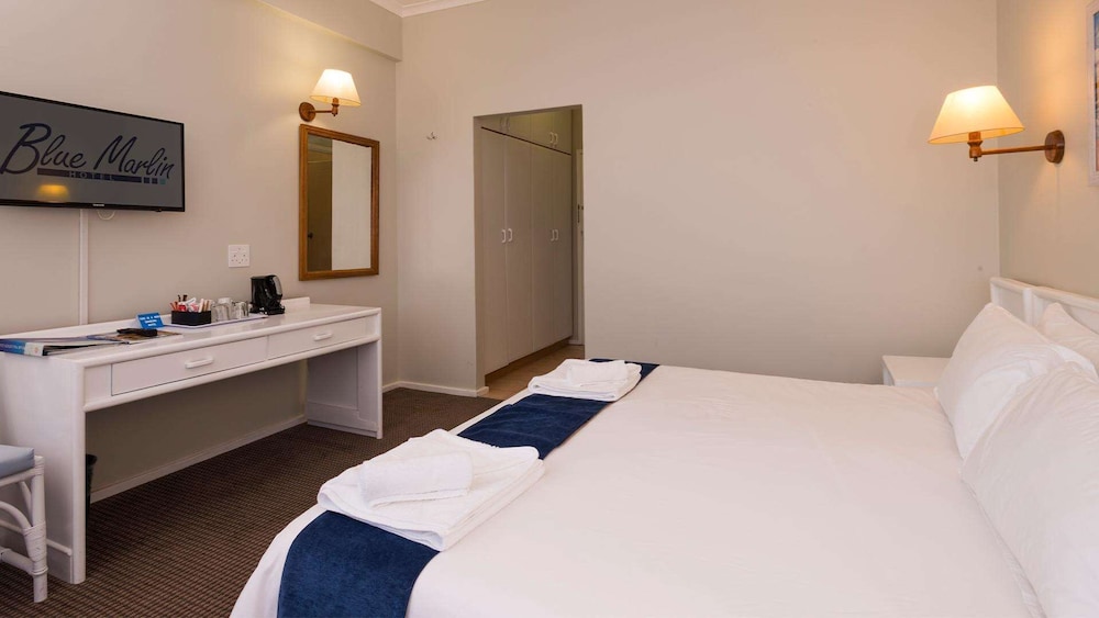 BLUE MARLIN HOTEL 33/84