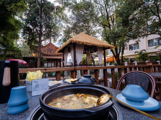 Gefei Hotel (North Square of Kunming Railway Station) 12/17