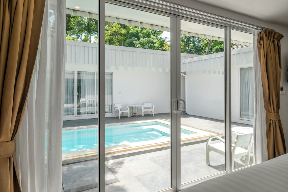 Zara Resort (ex The Privilege Hotel Ezra Royal Beach) 37/80
