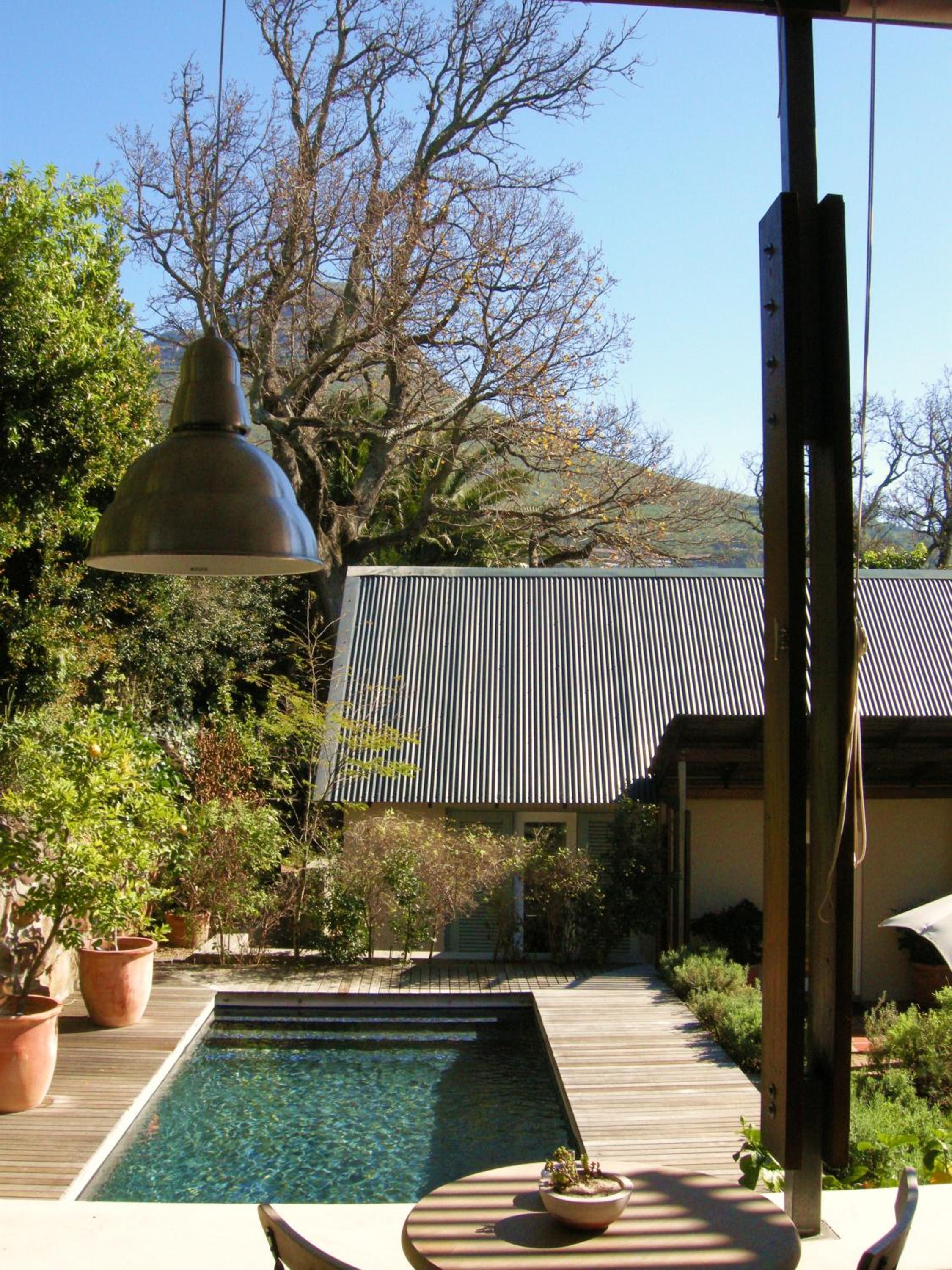 Four Rosmead Boutique Guest House 8/15