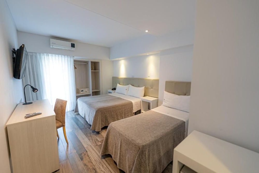 Hotel Sennac 8/32