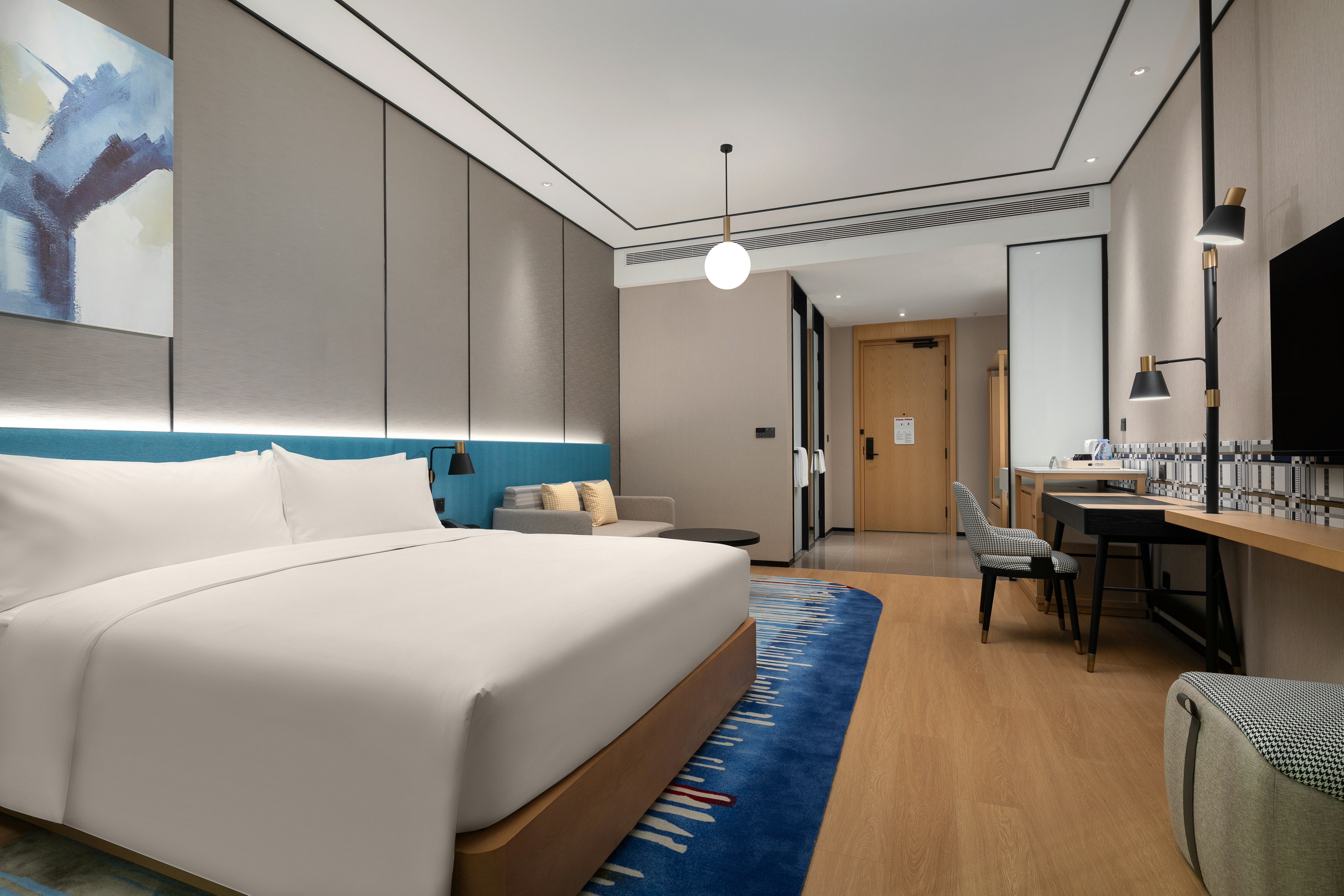 GUEST ROOM, KING BED
