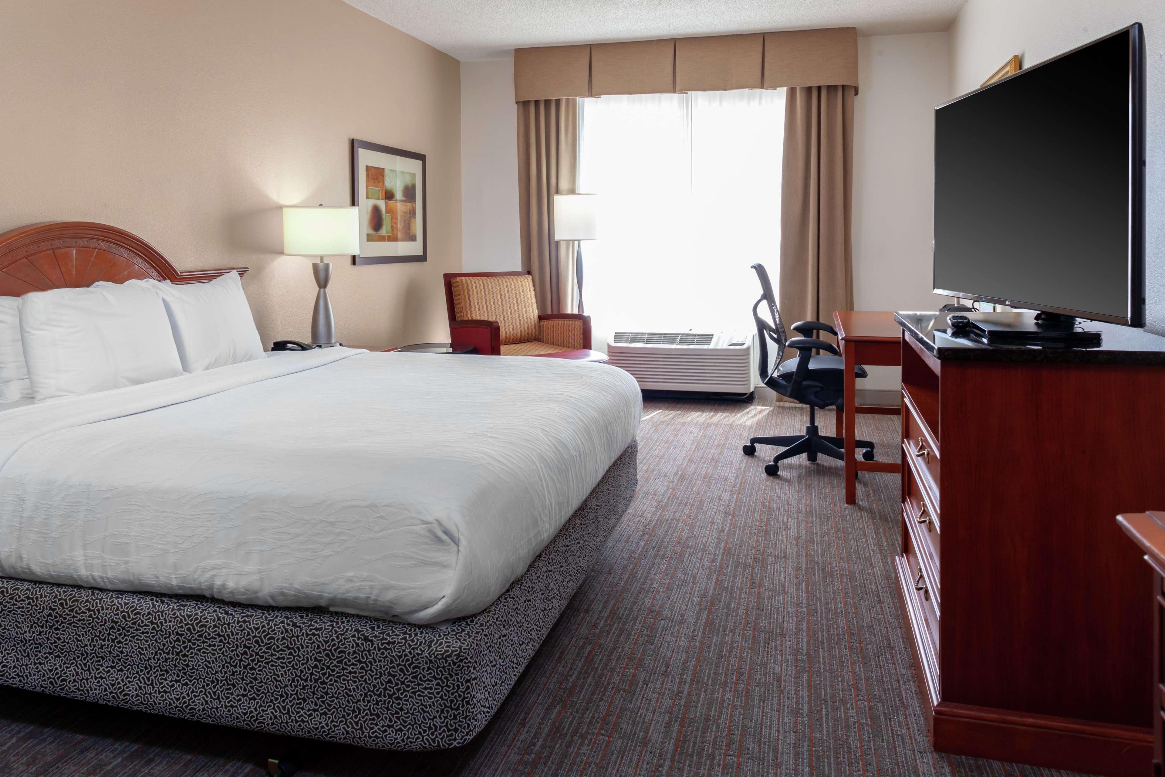 ROOM, KING BED