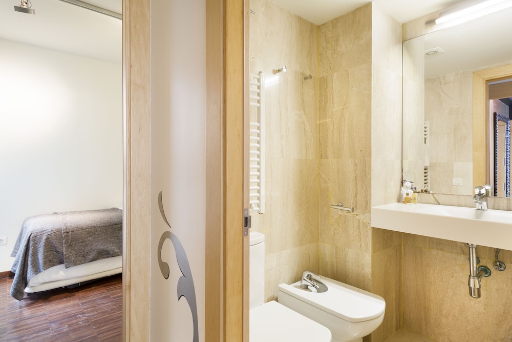 My Space Barcelona Executive Apartments 43/50