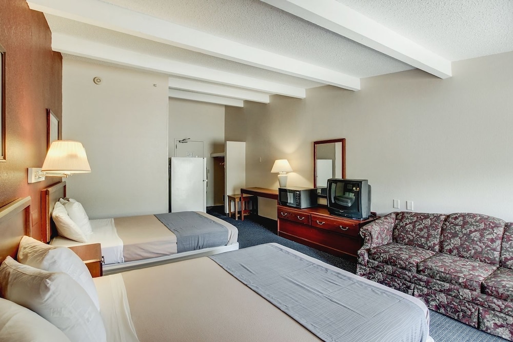 Red Carpet Inn Whippany 14/31