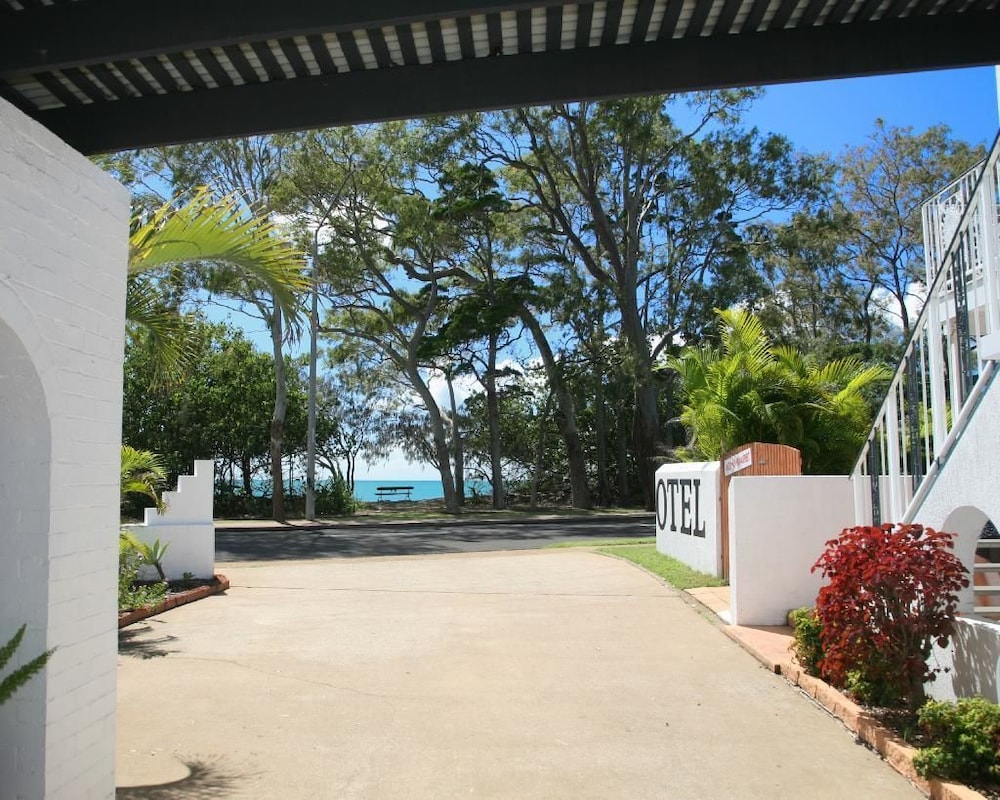 TOWER COURT MOTEL 28/44