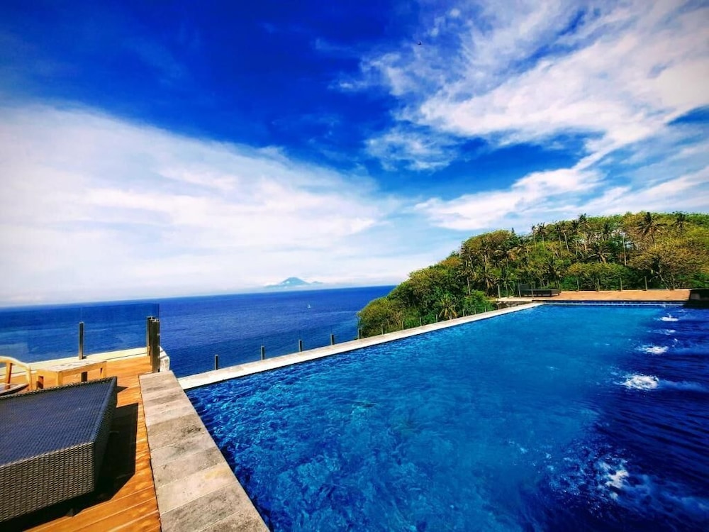 Louis Kienne Resort Senggigi 58/68