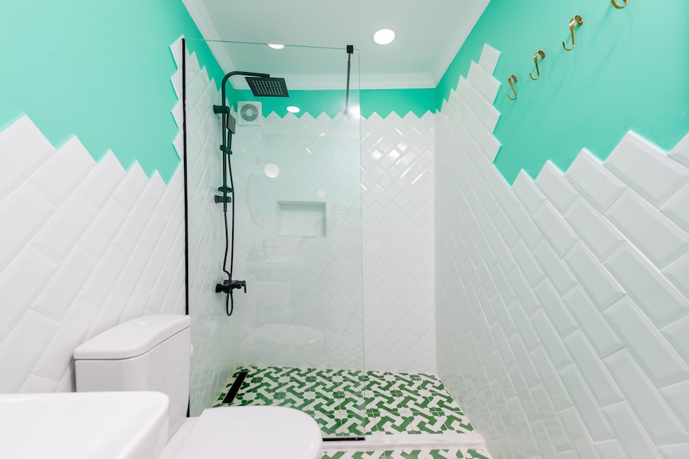 2 Bedrooms, Apartment, 1 Double and 4 Single Beds، Dualis Hotel 6/9