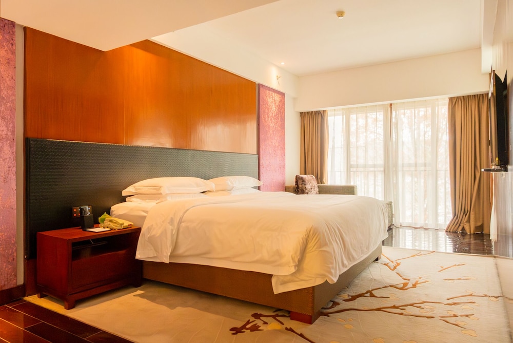 Baiyun Lakeside Hotel 16/50