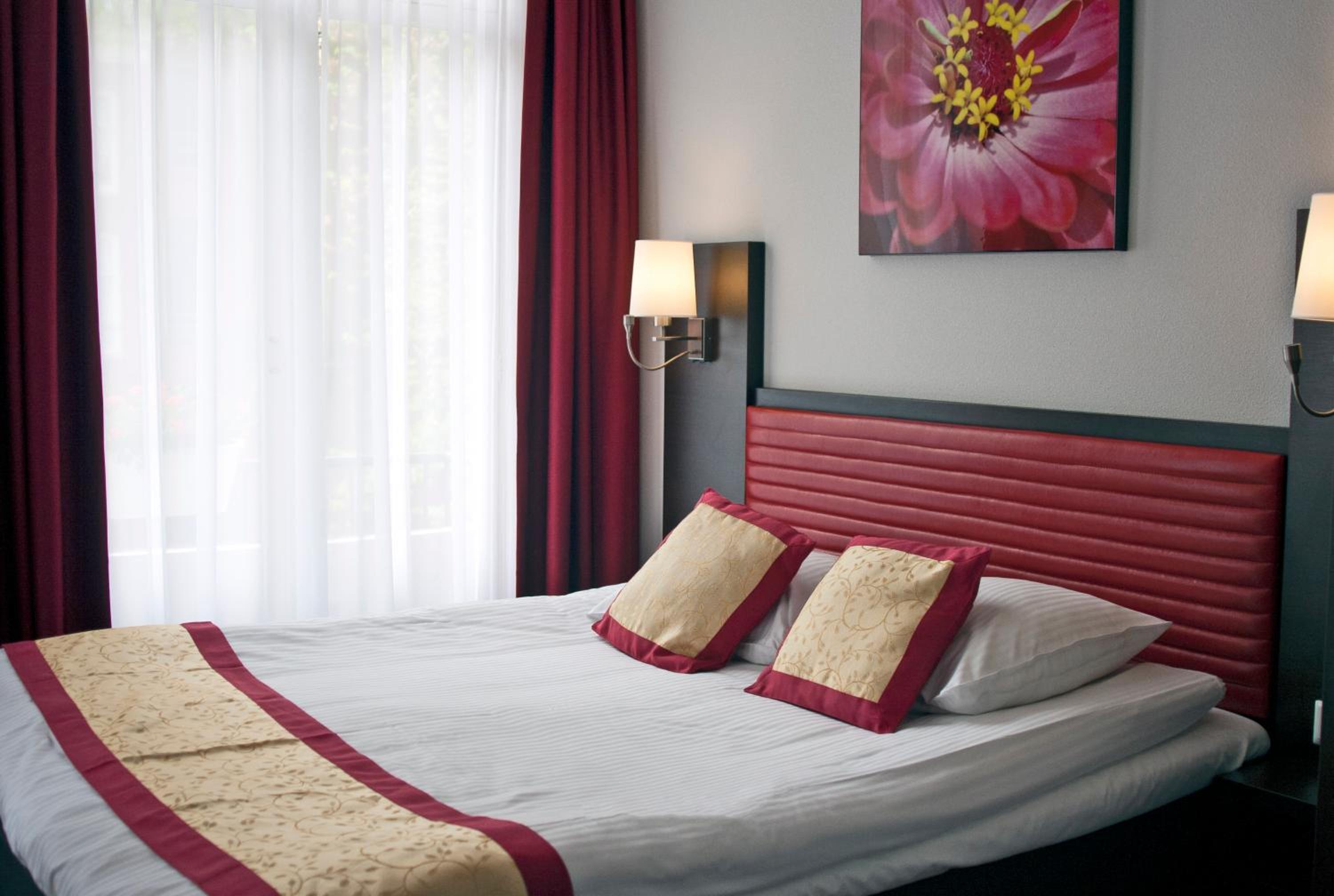 Room, Double Bed, Balcony, Hotel Allure 6/10