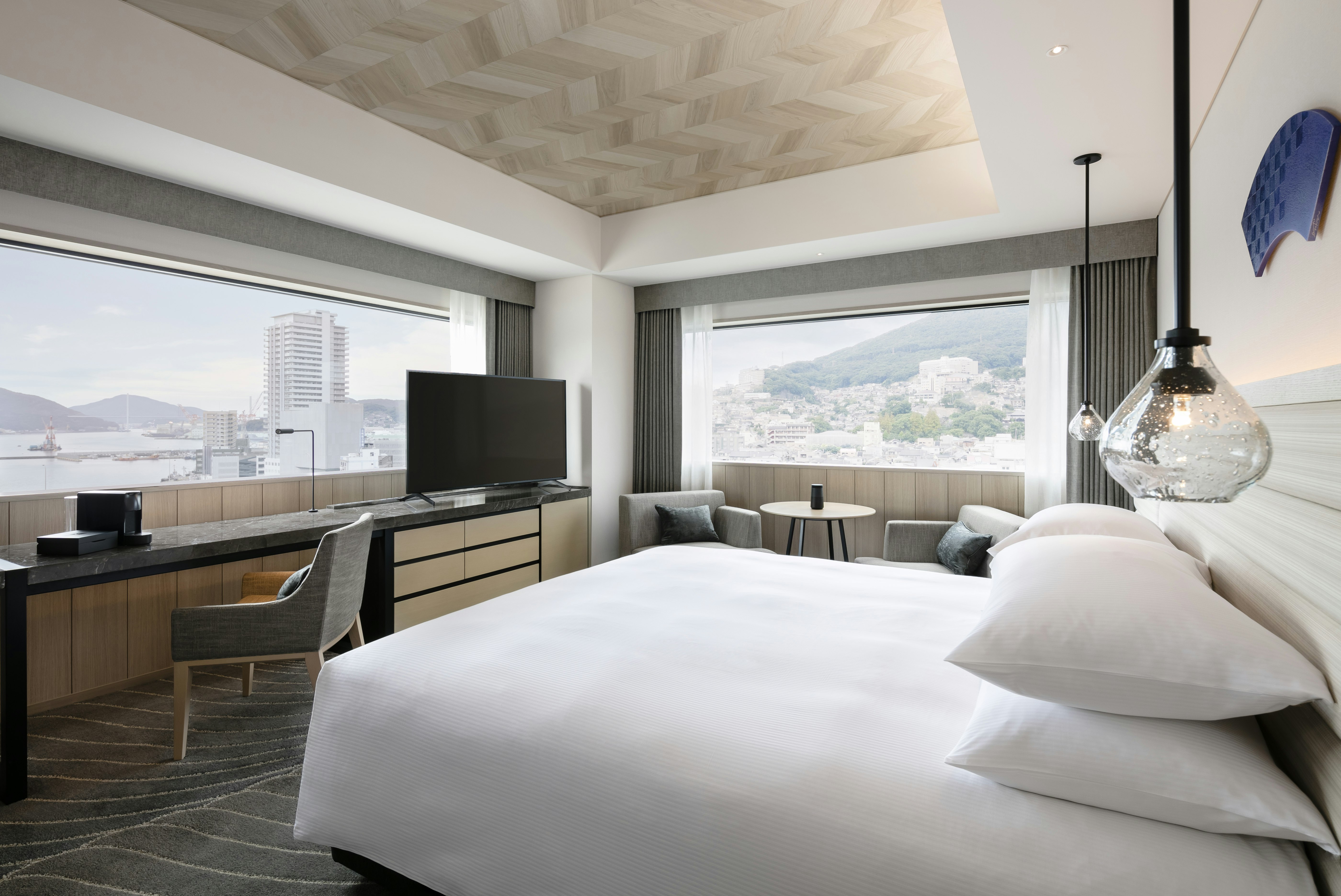 Deluxe, Executive, King Bed, Corner