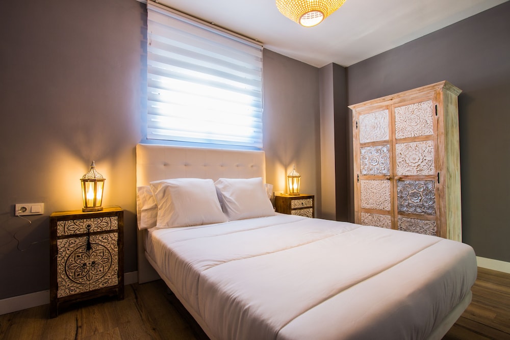 PREMIUM, DOUBLE BED, PRIVATE BATHROOM