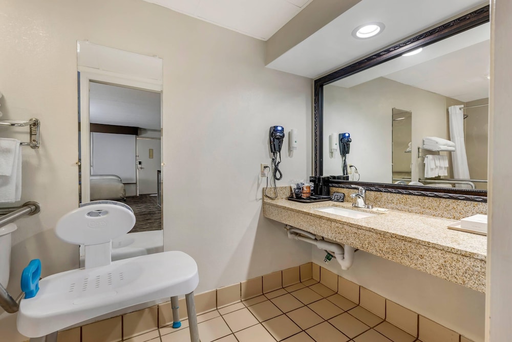 غرفة بسريرين كوين لذوي الإعاقة، Quality Inn & Suites Easley - Greenville 6/7