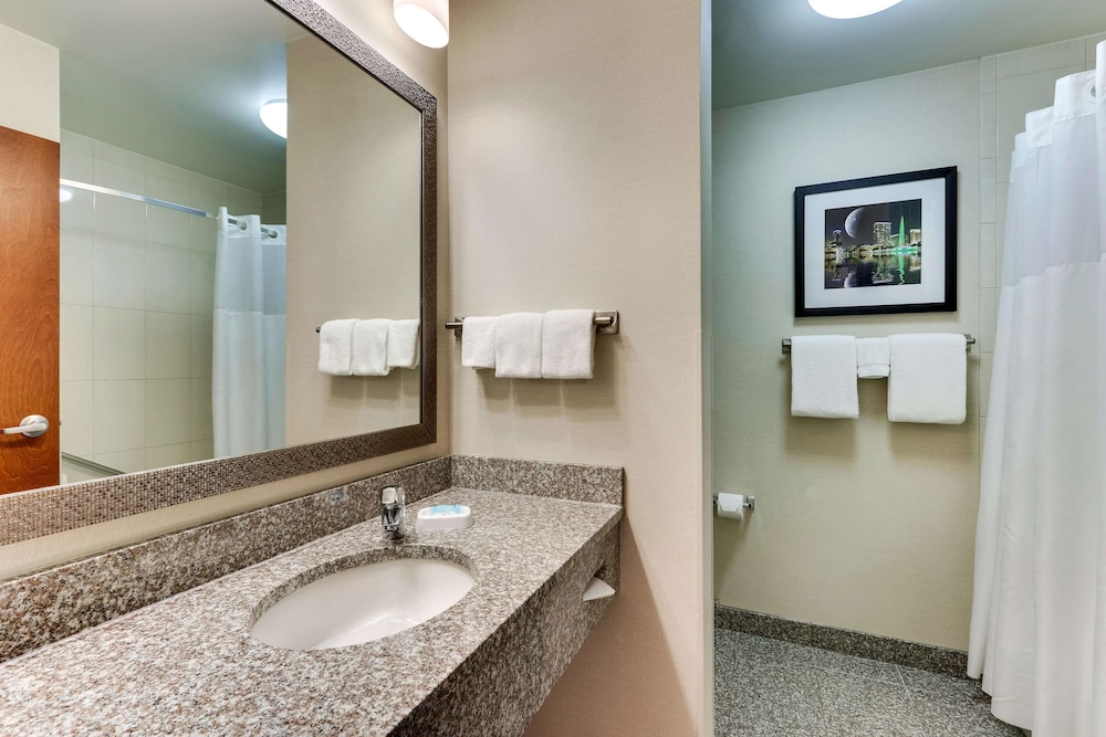 Drury Inn & Suites Orlando 56/60
