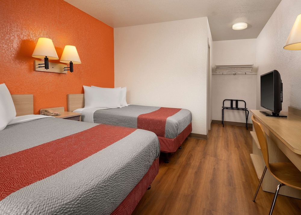 Motel6 Morro Bay, CA 19/63