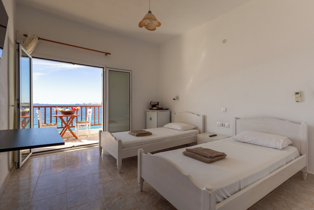 Petalides Apartments 2/24