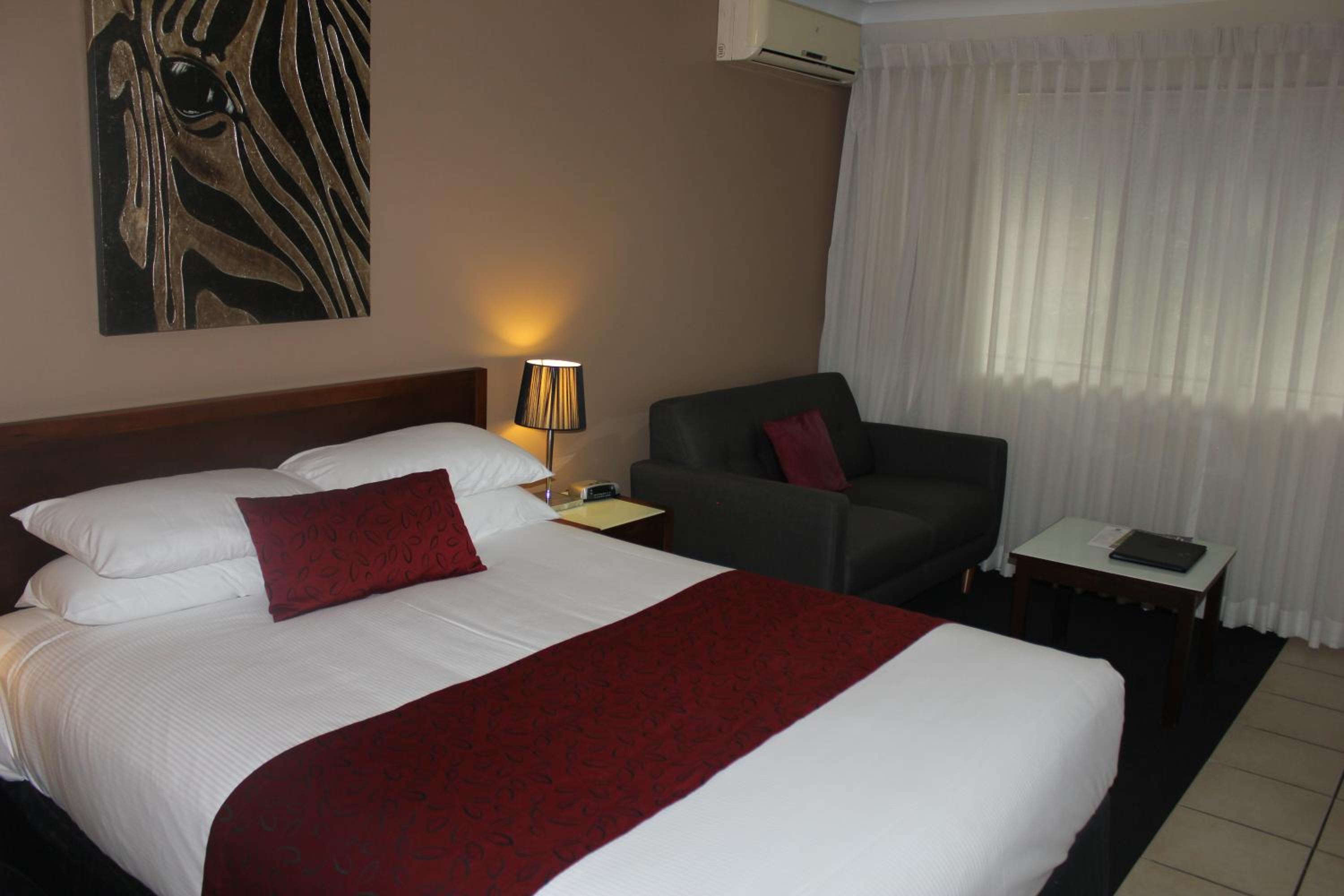 Upstairs, Superior, Queen Bed