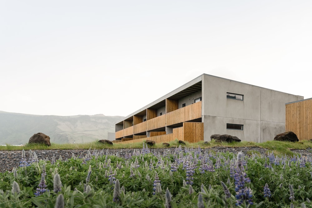Vik Apartments 4/63