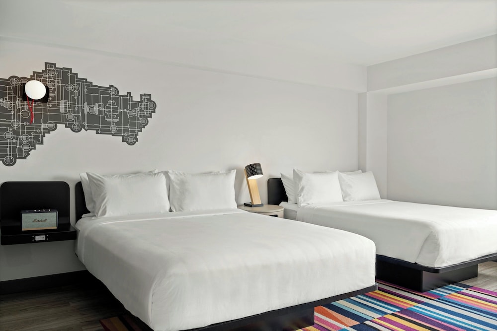 Aloft Chicago Schaumburg 6/32