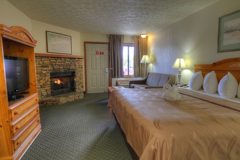 Quality Inn And Suites Dollywood 19/31