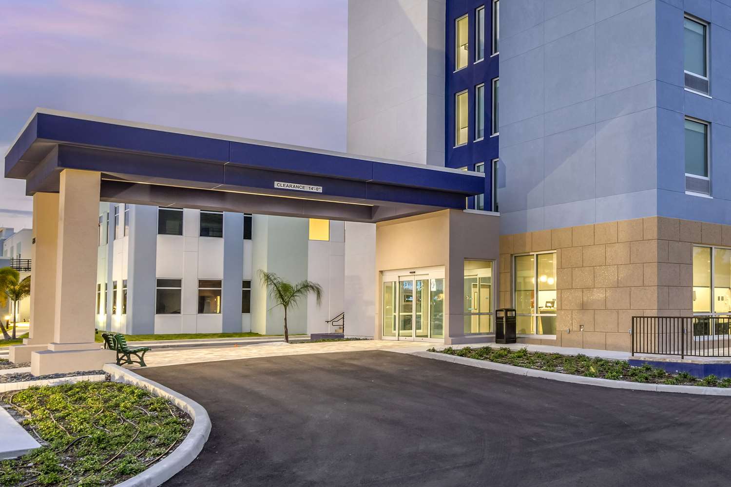 Comfort Inn & Suites New Port Richey Downtown District 35/39