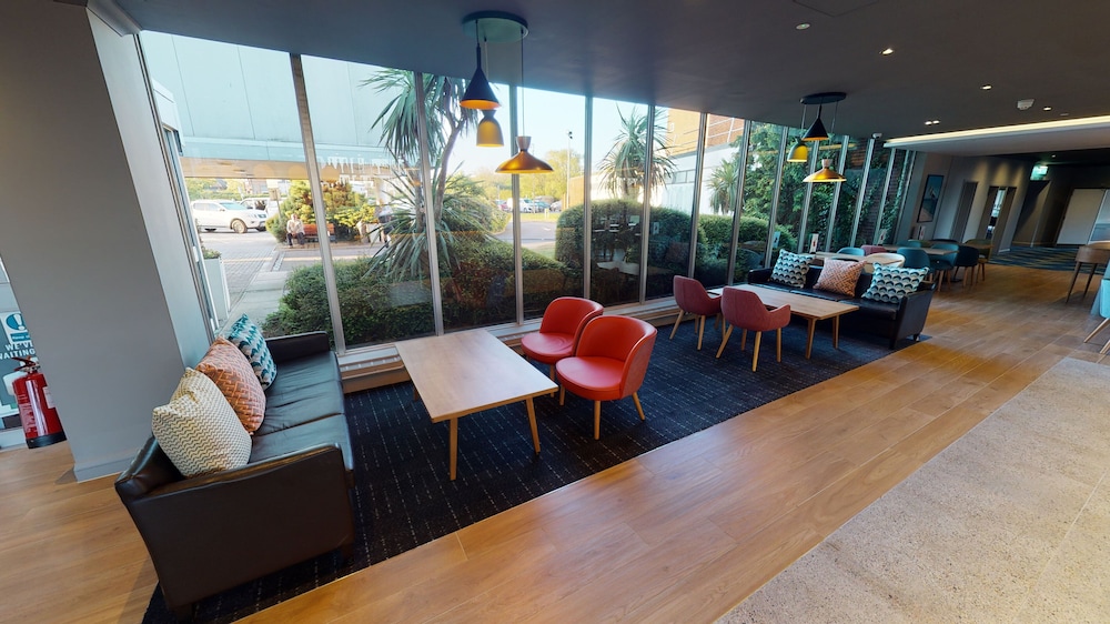 HOLIDAY INN BASILDON 14/75