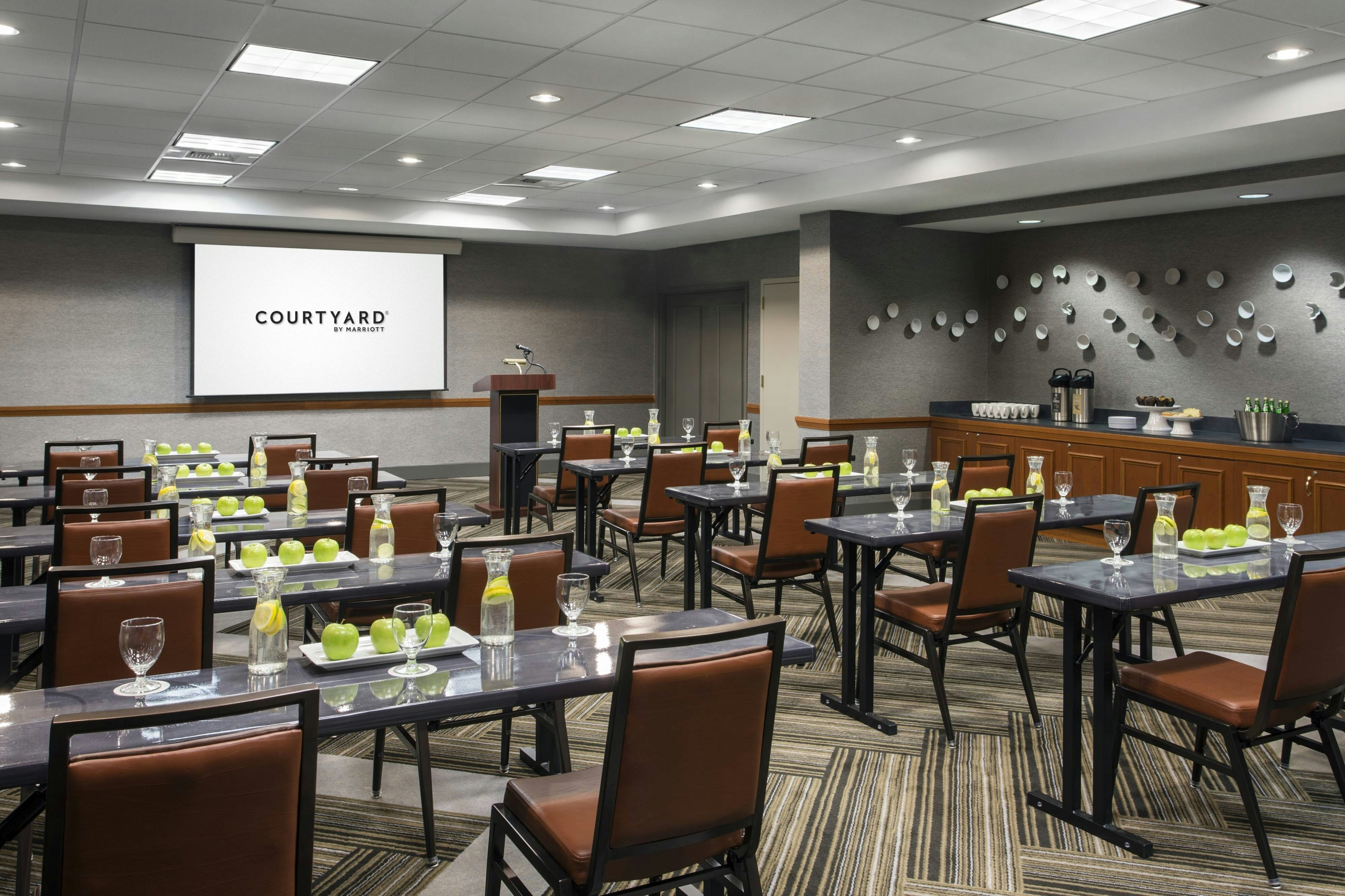 Courtyard By Marriott Seattle Downtown Lake Union 22/30
