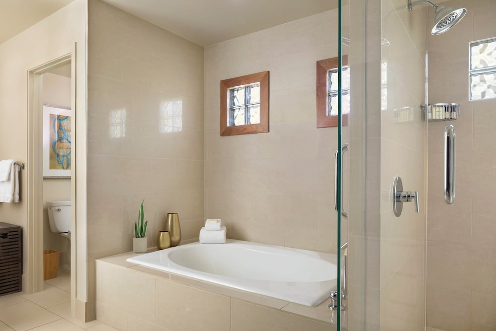 Fairmont Gold, Junior Suite, King Bed, Balcony or Patio, Bathtub, Lounge Access، Fairmont Scottsdale Princess 3/3