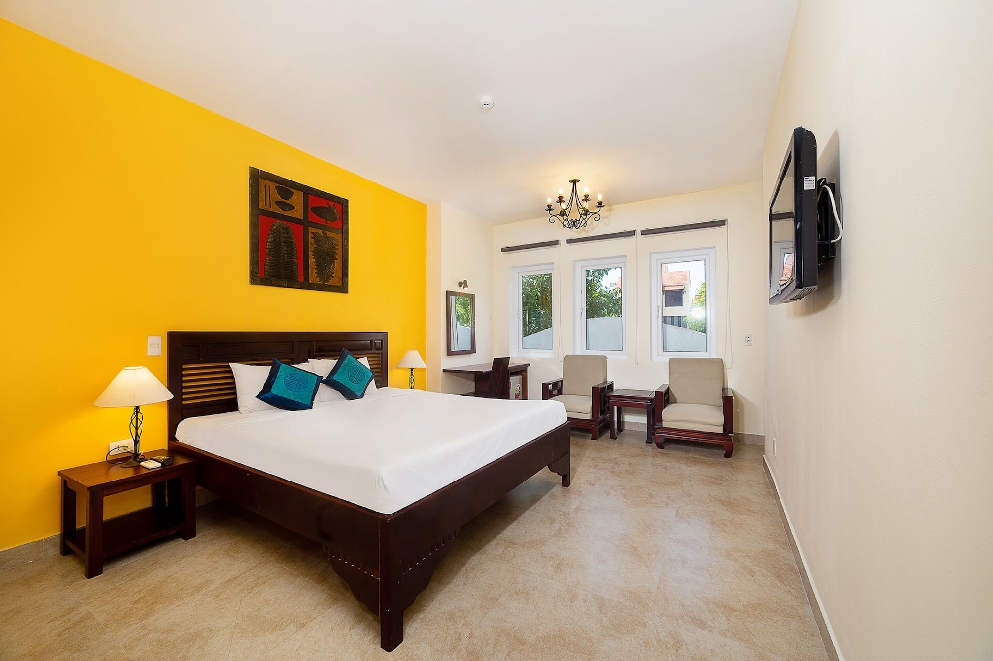 DELUXE, DOUBLE BED