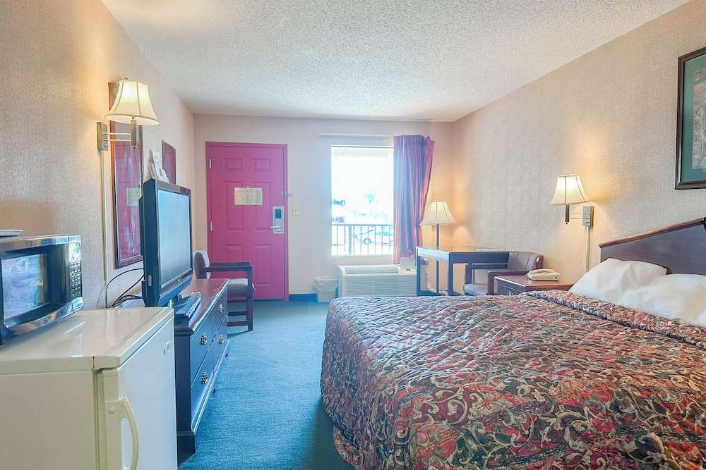 OYO Hotel East Macon I-75 27/74