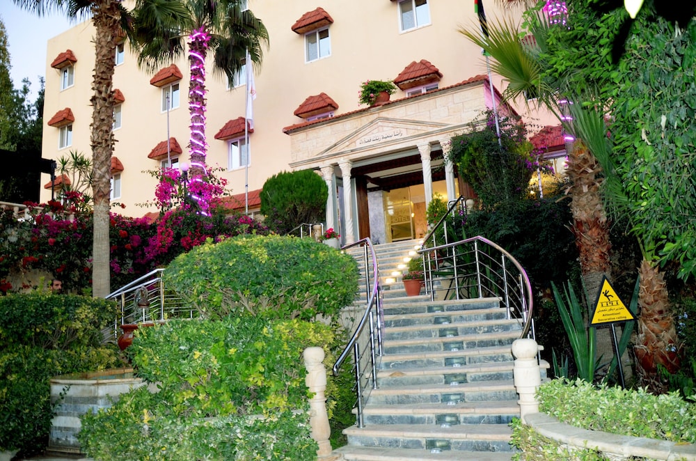 AMRA PALACE HOTEL 44/50