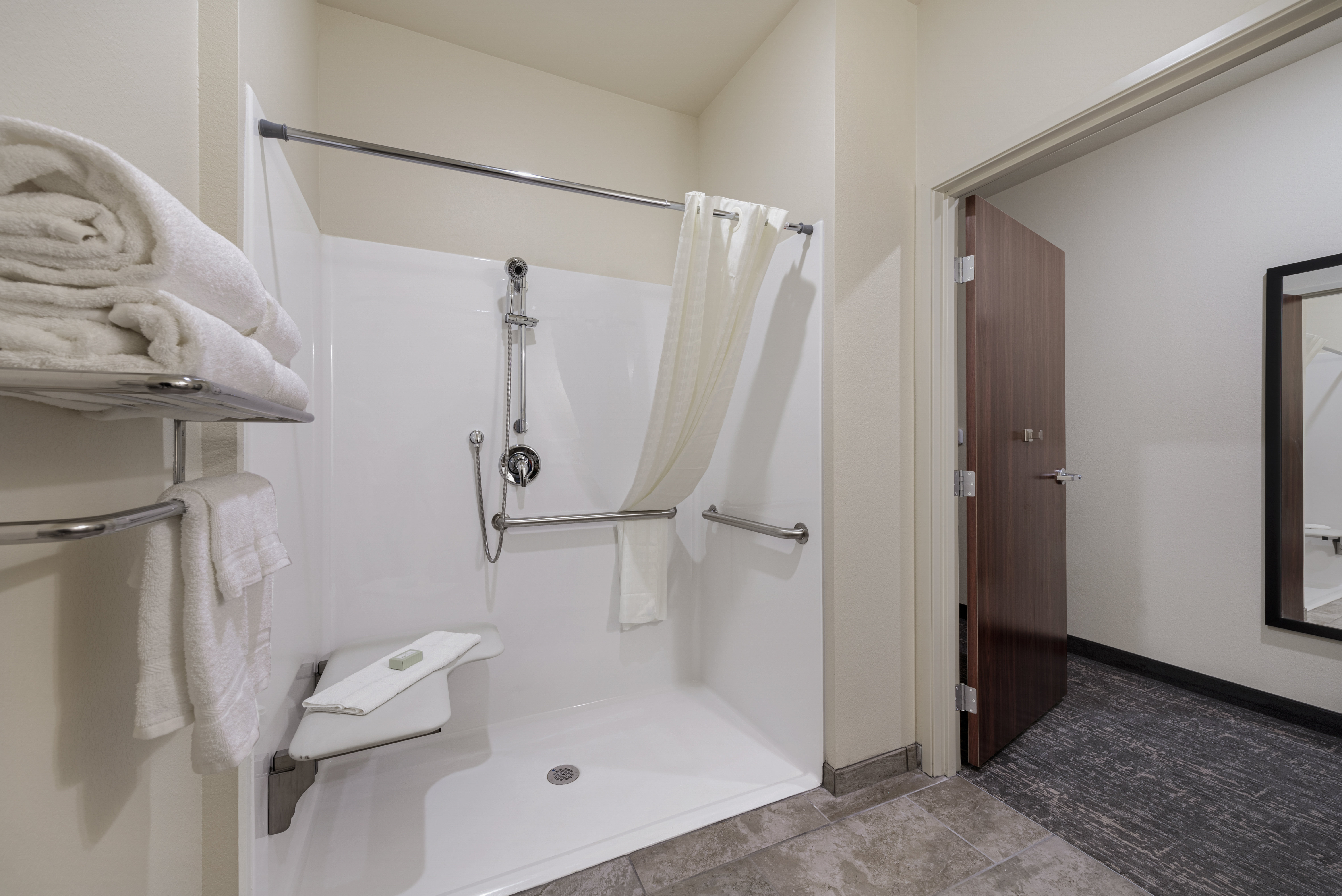 Cobblestone Hotel & Suites - Urbana 66/69