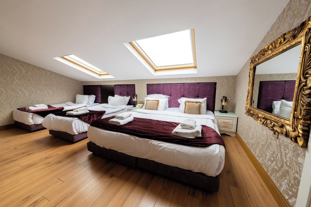 PENTHOUSE SUITE, HOT TUB
