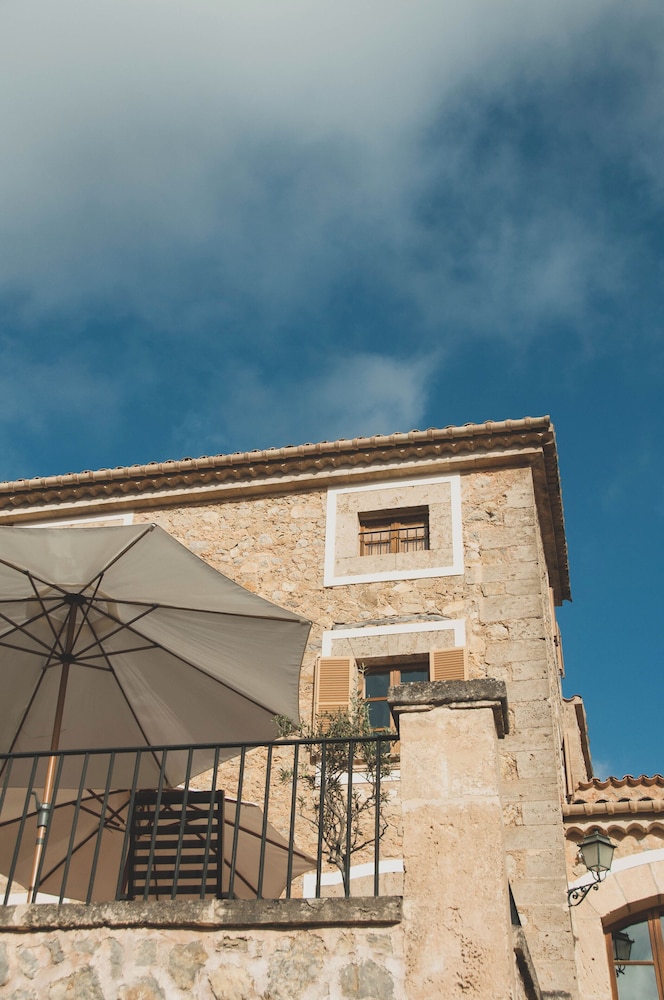 Finca Hotel Can Estades 3/63