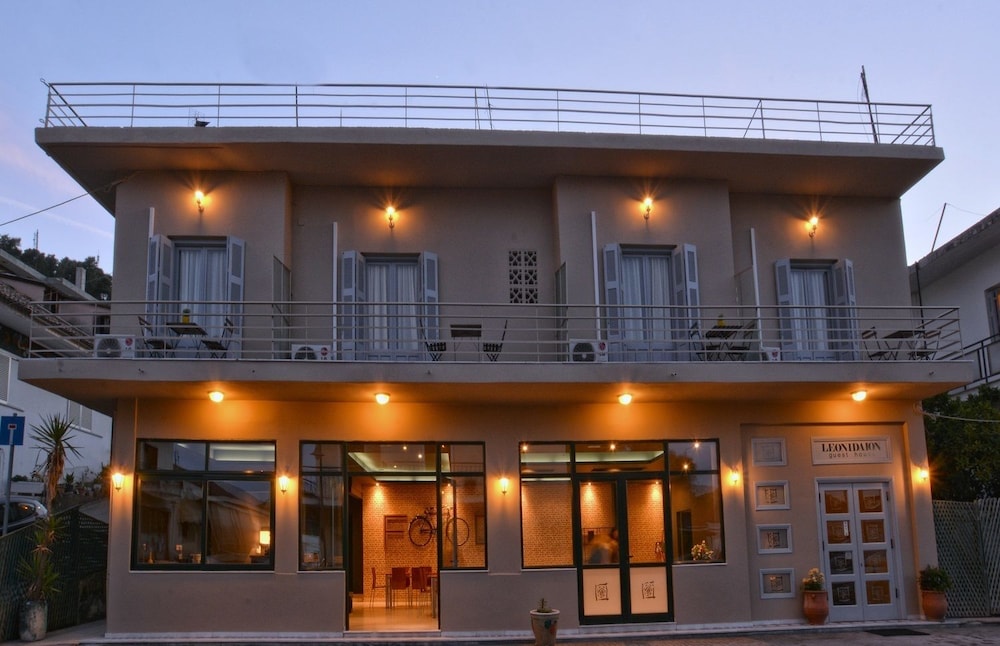 Leonidaion Guest House 2/41
