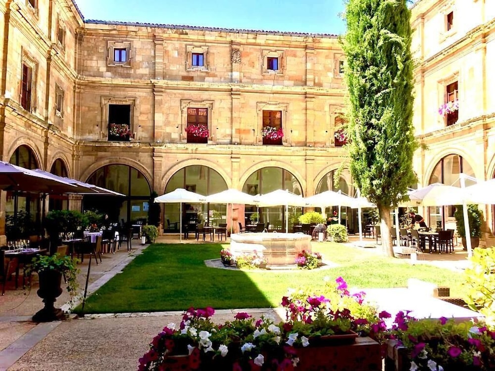 Real Colegiata San Isidoro Hotel 5/72