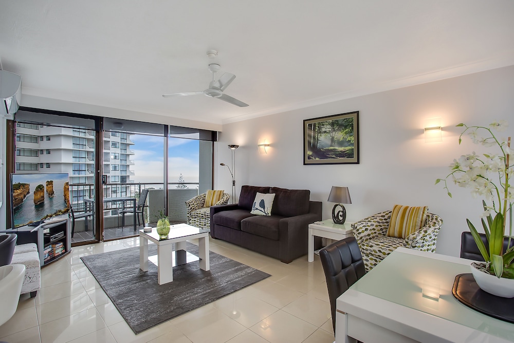 Pacific Resort Broadbeach 49/77